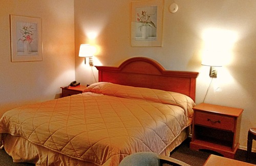 Checotah Hotel | Lake Eufaula Inn