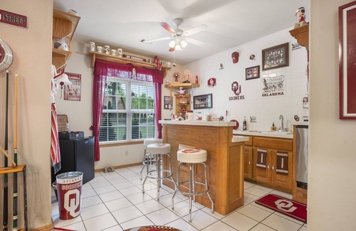 Longtown House | Lake Eufaula Lake Front with boat dock & boat ramp 300 yards away!