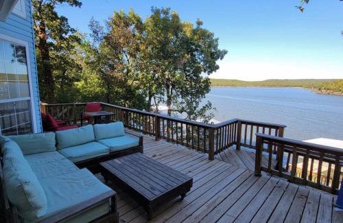 Canadian House | Lake Eufaula lakefront home with private boat dock
