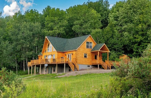 South Kortright Cabin | Lake Eugene Brand New 5 BR 2.5BA LogHome Lakefront!