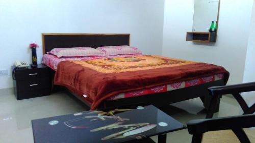 Lake Swaroop Sagar House | Lake face