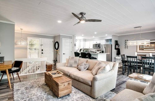 Sapphire House | Lake Fairfield Hideaway