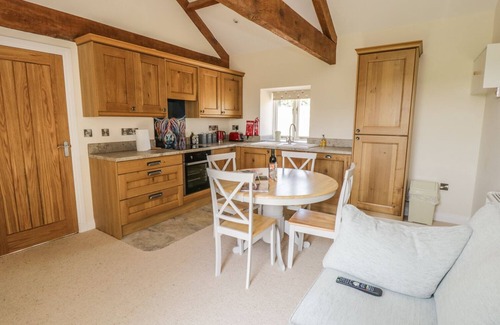 Grantley Cottage | LAKE FARM COTTAGE, with hot tub in Pateley Bridge
