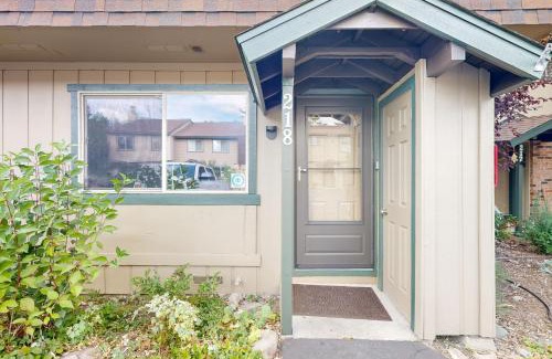 Lake Forest House | Lake Forest Glen Condos