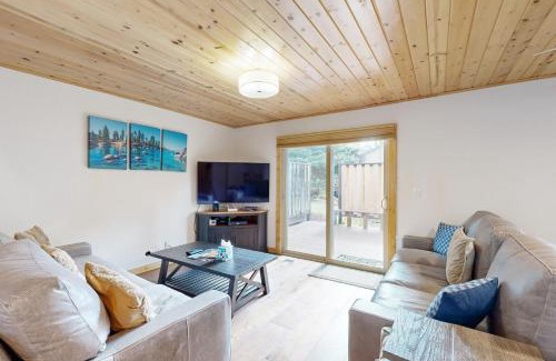 Lake Forest House | Lake Forest Glen Condos