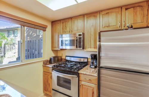 Lake Forest House | Lake Forest Glen Townhome at End of Cul-de-Sac #40