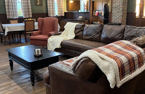 Mohican Township Cabin | Lake Fork SchoolhousenMohican and Amish Country Romantic Getaway