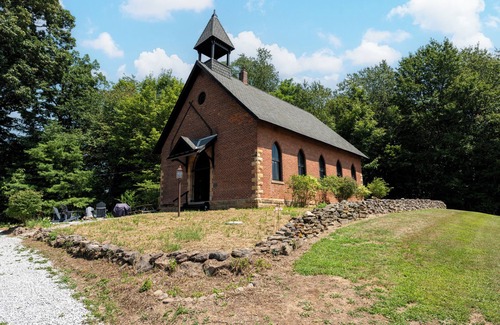 Mohican Township Cabin | Lake Fork SchoolhousenMohican and Amish Country Romantic Getaway