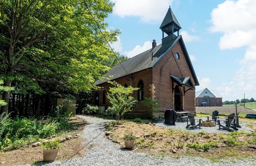 Mohican Township Cabin | Lake Fork SchoolhousenMohican and Amish Country Romantic Getaway