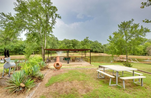 Emory Apartment | Lake Fork Studio Cabin w/Dock + Boat Ramp!