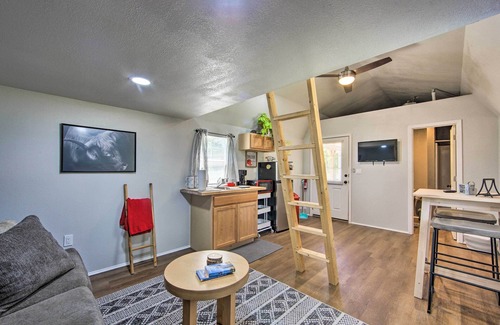 Alba Apartment | Lake Fork Tiny Home: Outdoor Dining & Grill!