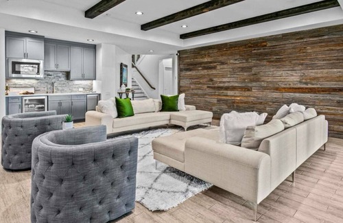 Lake Oconee House | LAKE FRONT 5/5 BD/BA POOL/SPA - PRIVATE DOCK, BOAT AVAIL- NEXT TO RITZ