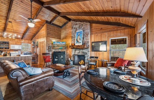 Mentone House | Lake Front & Access l Dock l Ping Pong