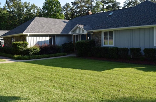 Chapin House | Lake Front Apartment on Lake Murray with an Excellent Quiet Cove!
