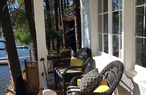 Newman Lake House | Lake Front Beach Cottage