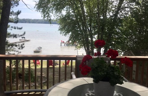 Hillman House | Lake front beauty