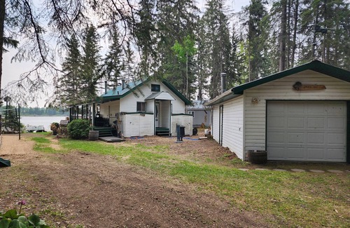 West Central Saskatchewan Cabin | Lake Front Cabin Sleeps up to 18. 2 hours north of Saskatoon. Lots of Amenities