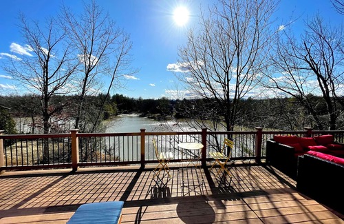 Athens Ski Chalet | Lake front Chalet in Catskill, close to ski slopes with Sauna-Game room.