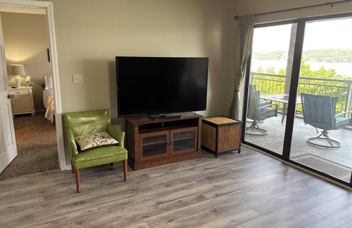 Lake Ozark Condo | Lake Front Condo with Amazing View!