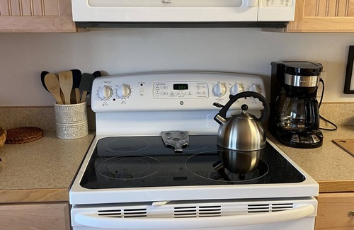 Polson Condo | Lake Front Condo - You’ll never want to leave! Licensed. Air conditioned.
