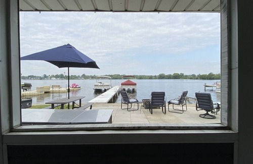 Conneaut Lakeshore House | Lake front cottage recently remodeled w/private dock and optional pontoon boat.