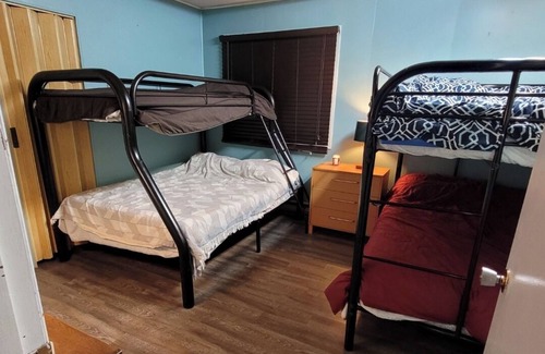 Victoria Road Cottage | Lake front cottage. Located in Kawartha Lakes. Close to all amenities.