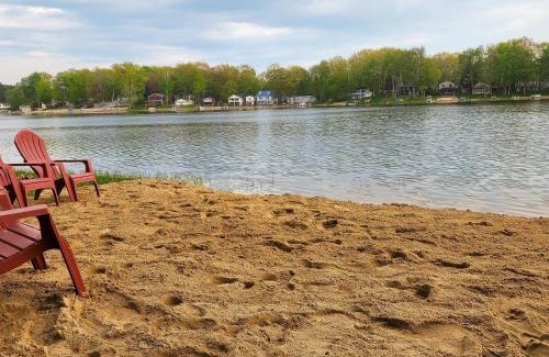 Le Roy House | Lake Front Cottage on Private All-Sports Lake.