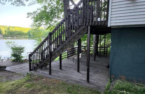 Le Roy House | Lake Front Cottage on Private All-Sports Lake.