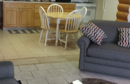 Delton Cottage | Lake Front Cottage on Upper Crooked Lake