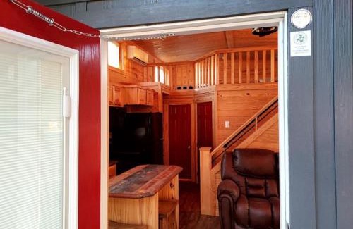 Dogwood House | Lake Front Cottage Paradise