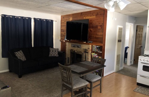 Alger Cottage | Lake Front Cottage