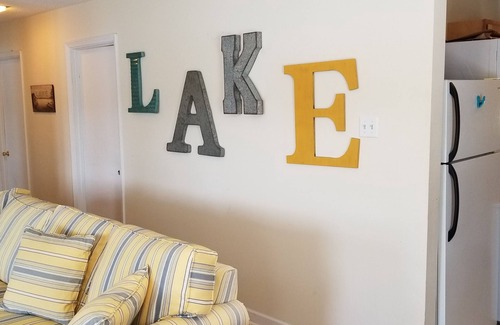 Southmont House | Lake front cottage with dock