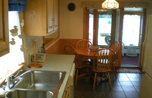 Penn Yan Cottage | LAKE FRONT: EAST SIDE KEUKA LAKE for BEAUTIFUL SUNSET