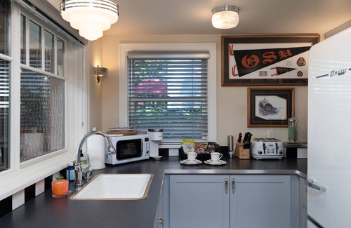 Lake Oswego House | {Lake Front Fun} The Little Cottage on West Bay of Lake Oswego