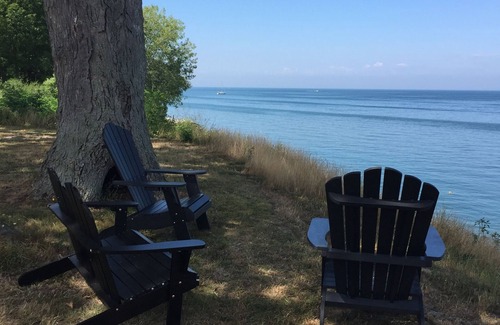 Youngstown House | Lake Front Heaven Traveling Nurses Welcome