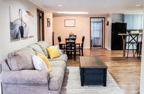 Hickory Cottage | Lake front home 25 ft from water w/private dock, firepits, kayaks & paddle boat
