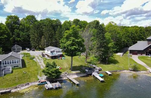 Hamilton Apartment | Lake Front Home #5
