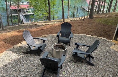 Flowery Branch House | Lake front home for the whole family sleeps12