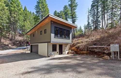 Spirit Lake House | Lake Front Home w/Spectacular Views & boat slips!