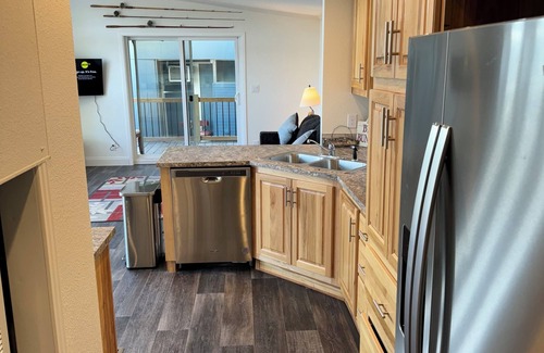 Gravois Mills House | Lake Front Hot Tub Retreat