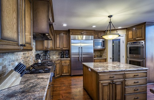 Lakehead House | Lake Front House - Gorgeous View!