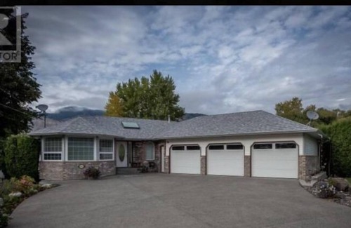 Savona House | Lake front house minutes away from Tobiano Golf course