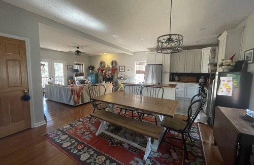Milledgeville House | Lake Front house in quiet cove on Lake Sinclair Pets Allowed
