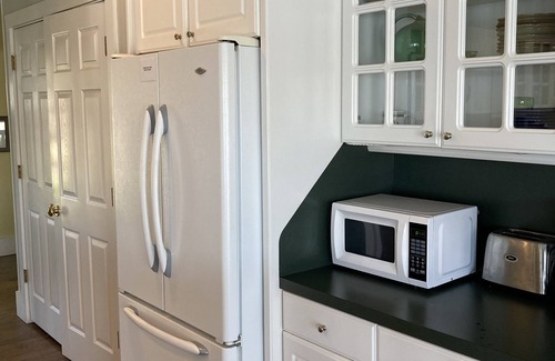 Long Branch House | Lake Front Huge Verandas New Appliances w/Paddleboard Jon Boat electric motor