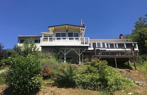 Lowell House | Lake Front - incredible views of Dexter Lake and only 22 minutes to U of O!