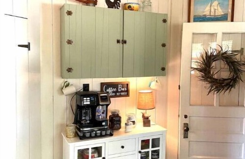 Melrose Cabin | LAKE FRONT ISLAND HIDE-AWAY WITH BOAT DOCK