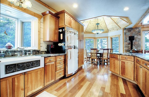 Saint Mary's House | Lake Front Log Home, Amazing Mountain Views, Private Fishing and Canoeing