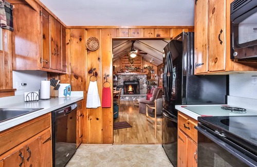 Conover Cabin | Lake front Log Home, 2 bedrooms with a private beach!