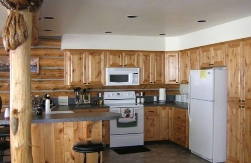 West Yellowstone Cabin | Lake Front Log Cabin with Boat Slip