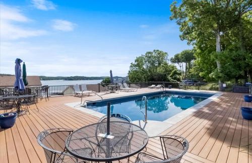 Lake Ozark Apartment | Lake Front Lookout